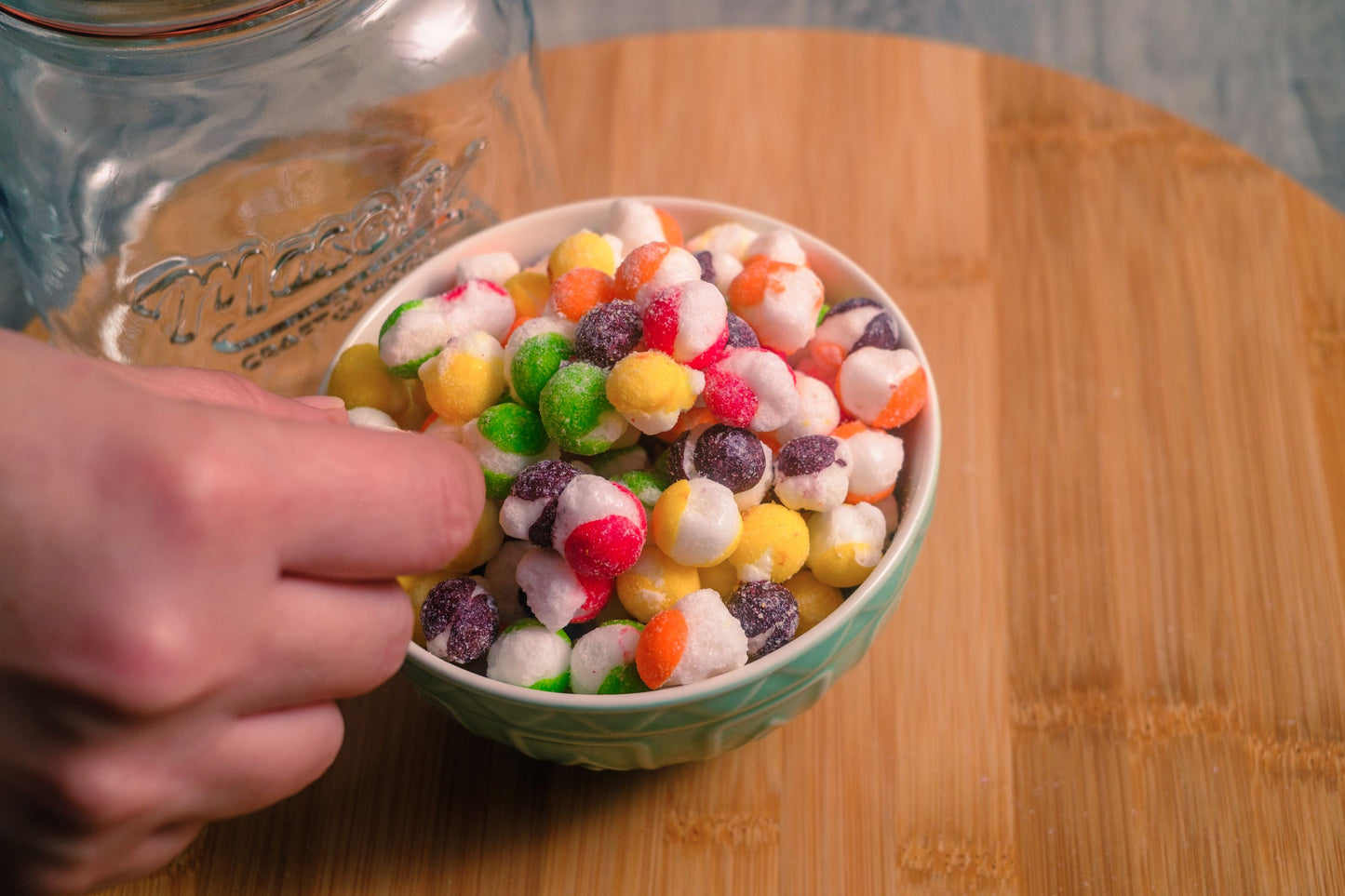Rainbow Puff SOUR FREEZE DRIED – Explosión ácida con cada mordida 🌈💥 Dulce Liofilizado