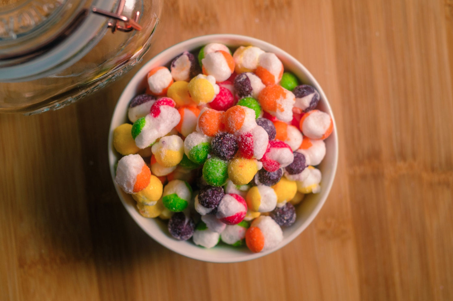 Rainbow Puff SOUR FREEZE DRIED – Explosión ácida con cada mordida 🌈💥 Dulce Liofilizado